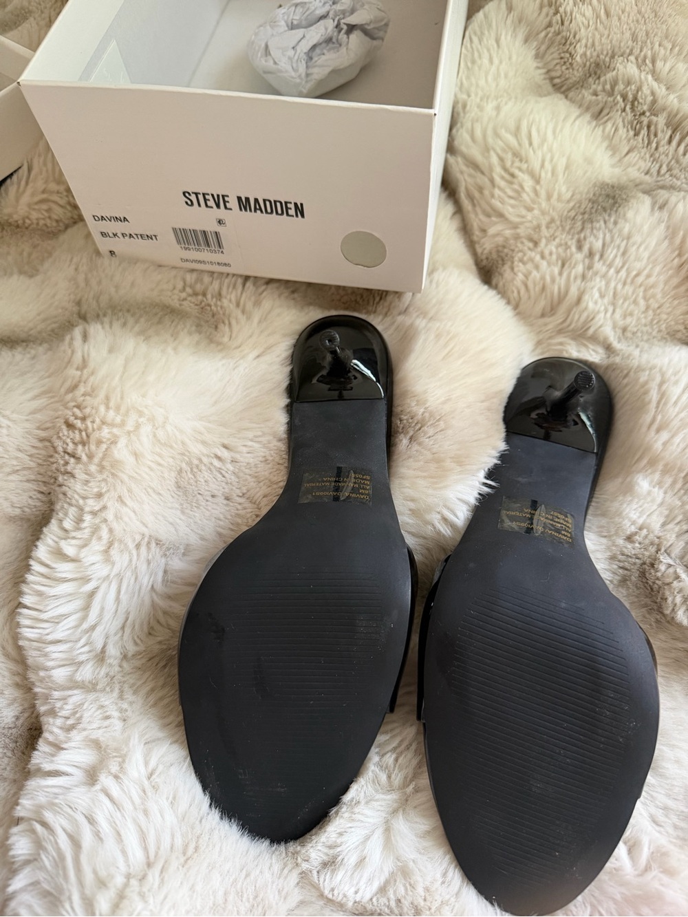 Steve Madden Black Patent Slide Mules - Picture 3 of 3